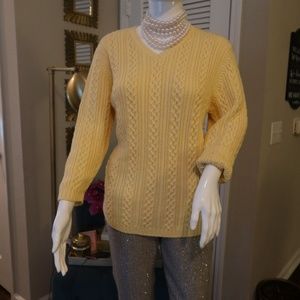 LANDS' END ribbed V-Neck yellow sweater sz M